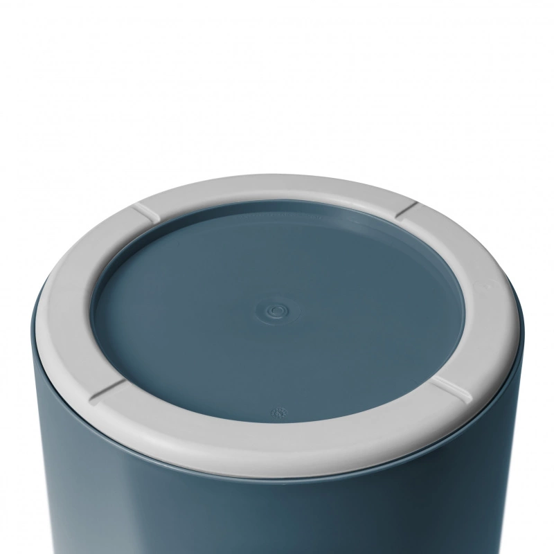 Yeti Loadout Bucket - Nordic Blue – Image 4